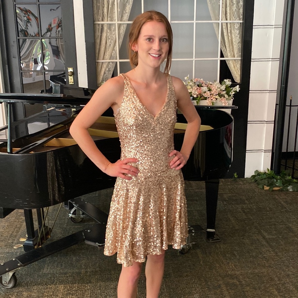 Very sweet cocktail dress bought for a show never used.